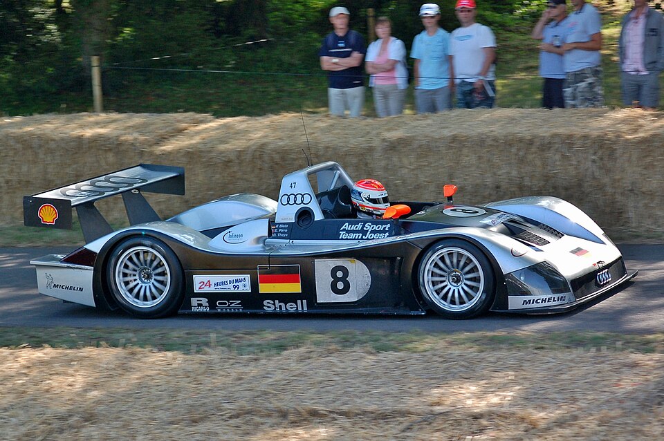 Audi R8R (1999)