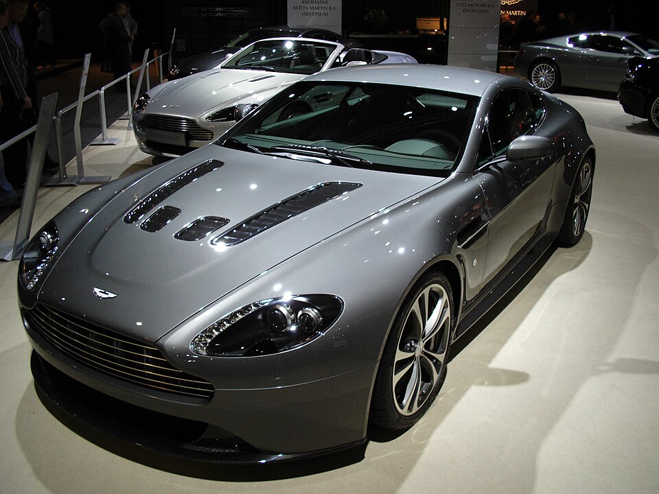 Aston Martin V12 Vantage (2009)